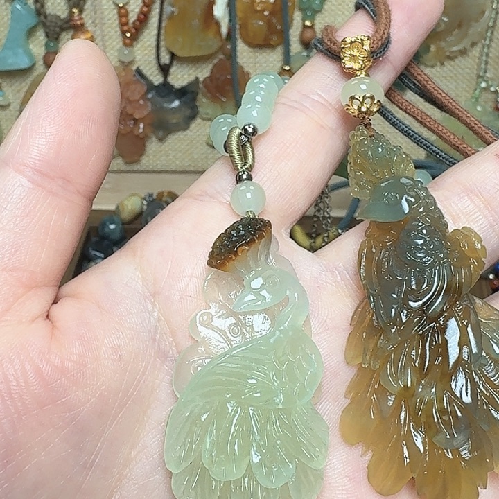 逆***行蛇纹石玉未镶嵌颈饰