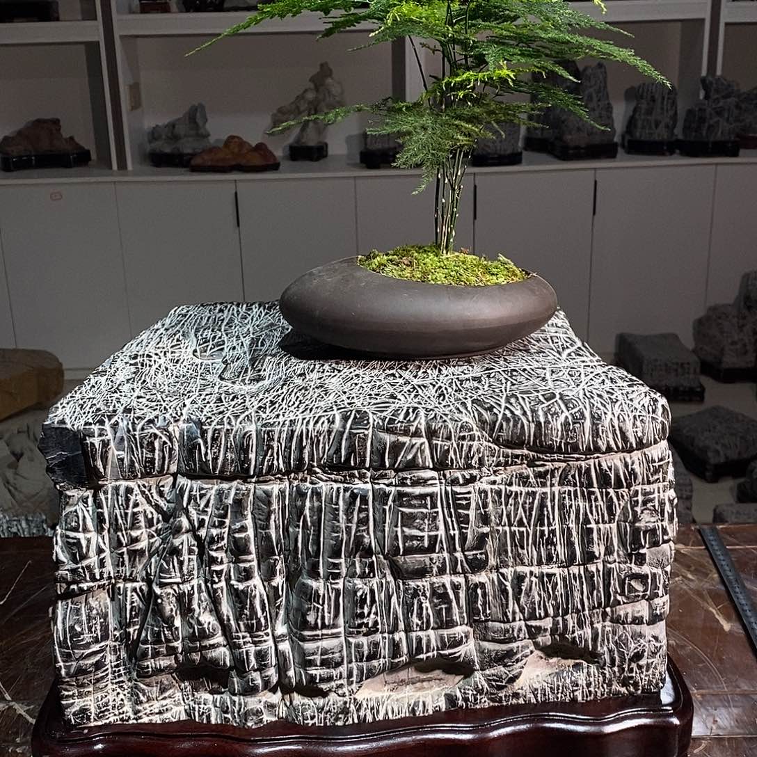 灵壁山上还有很多石头可以安放起来