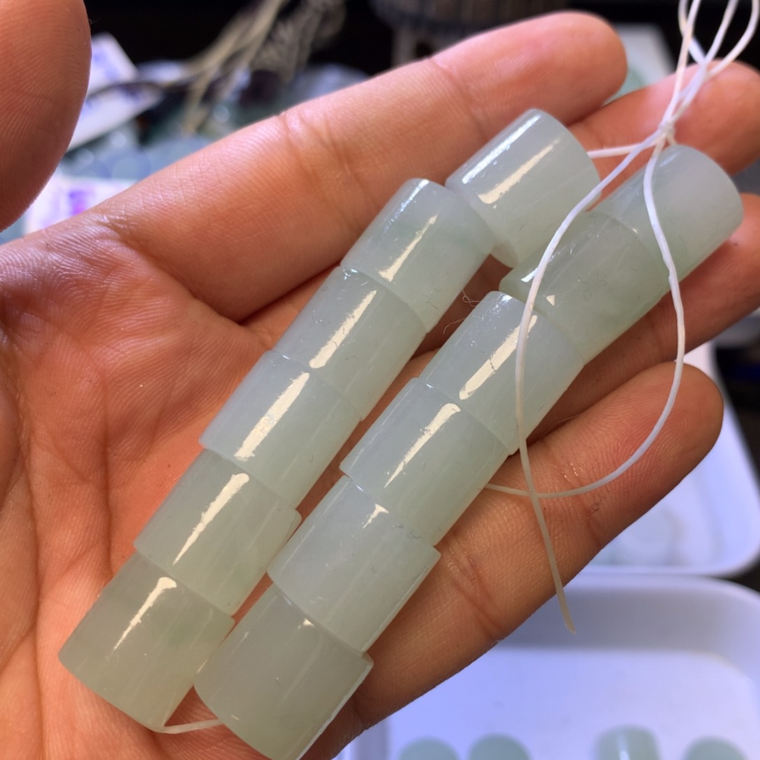 未镶嵌定制翡翠泡*