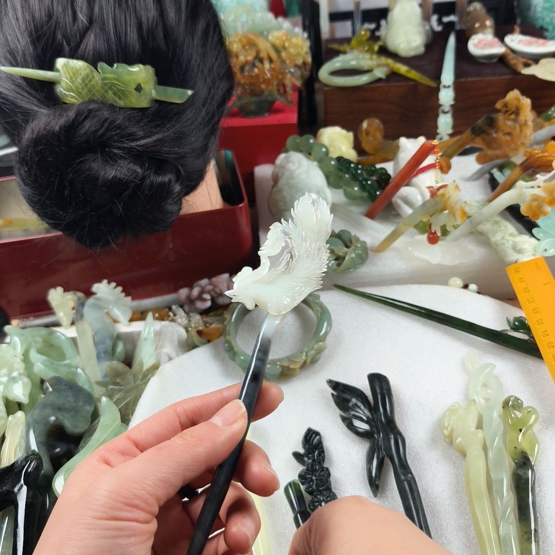 蛇纹石玉发饰合金