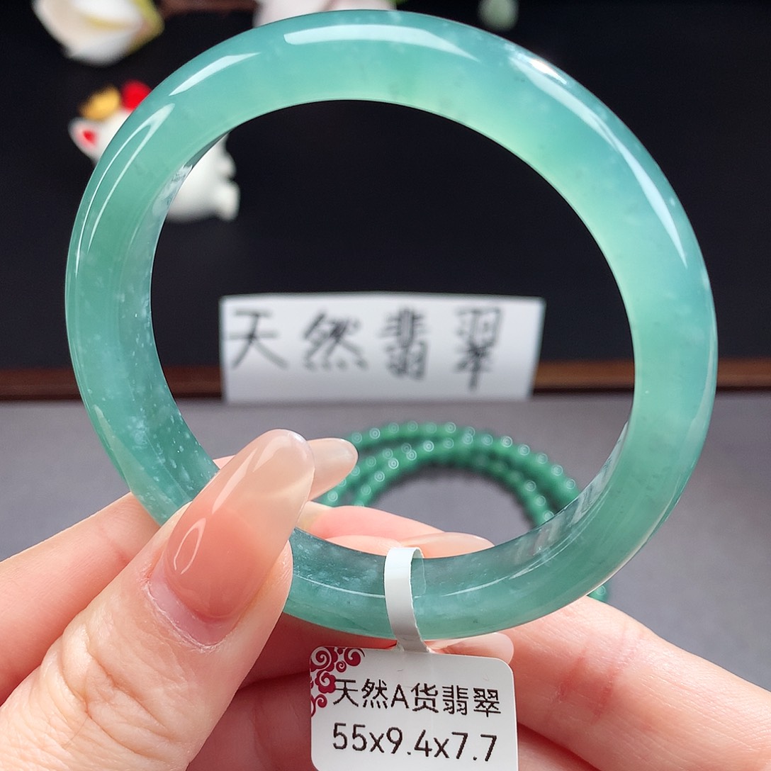 翡翠手镯（圆镯）未镶嵌