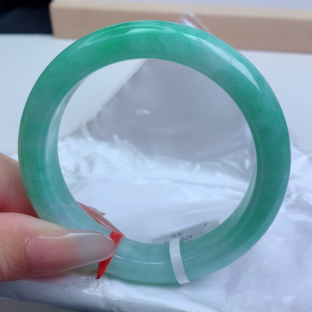 翡翠手镯未镶嵌55.5圈口