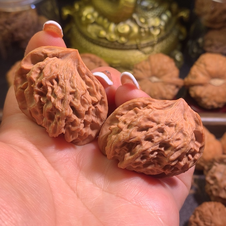 吊坠文玩核桃犀牛望月