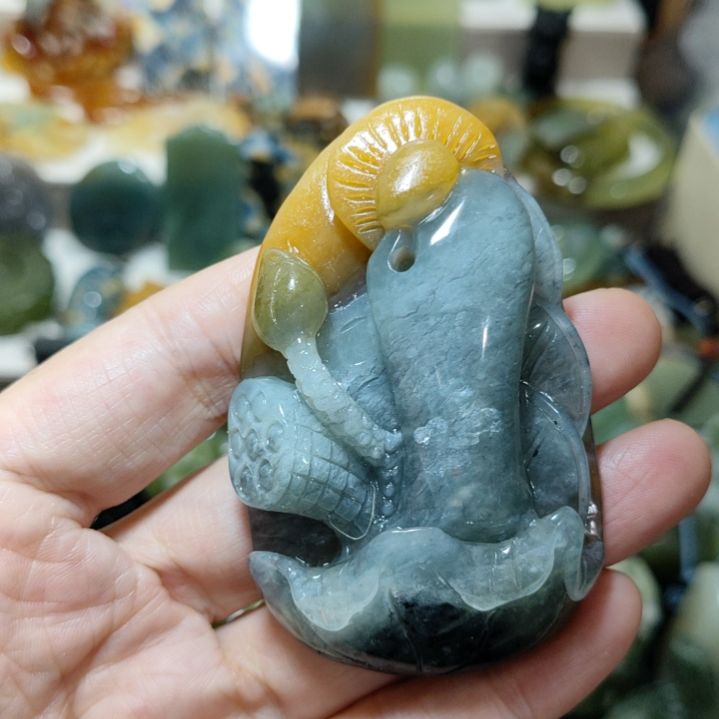 岫玉未镶嵌挂坠款式