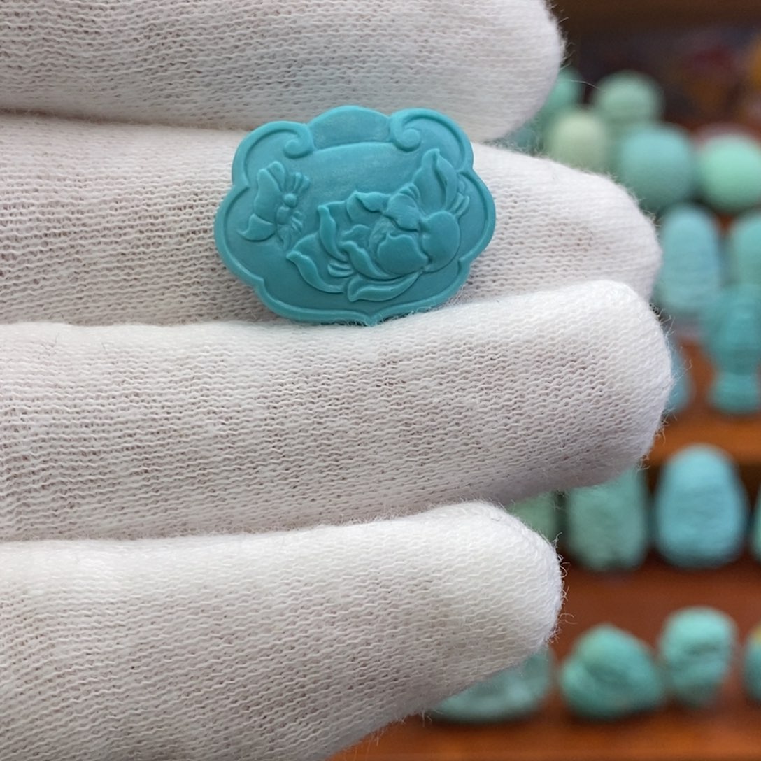 绿松石未镶嵌珠宝奇石