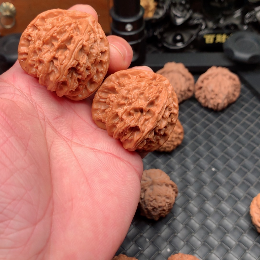 文玩核桃吊坠巨*三角白