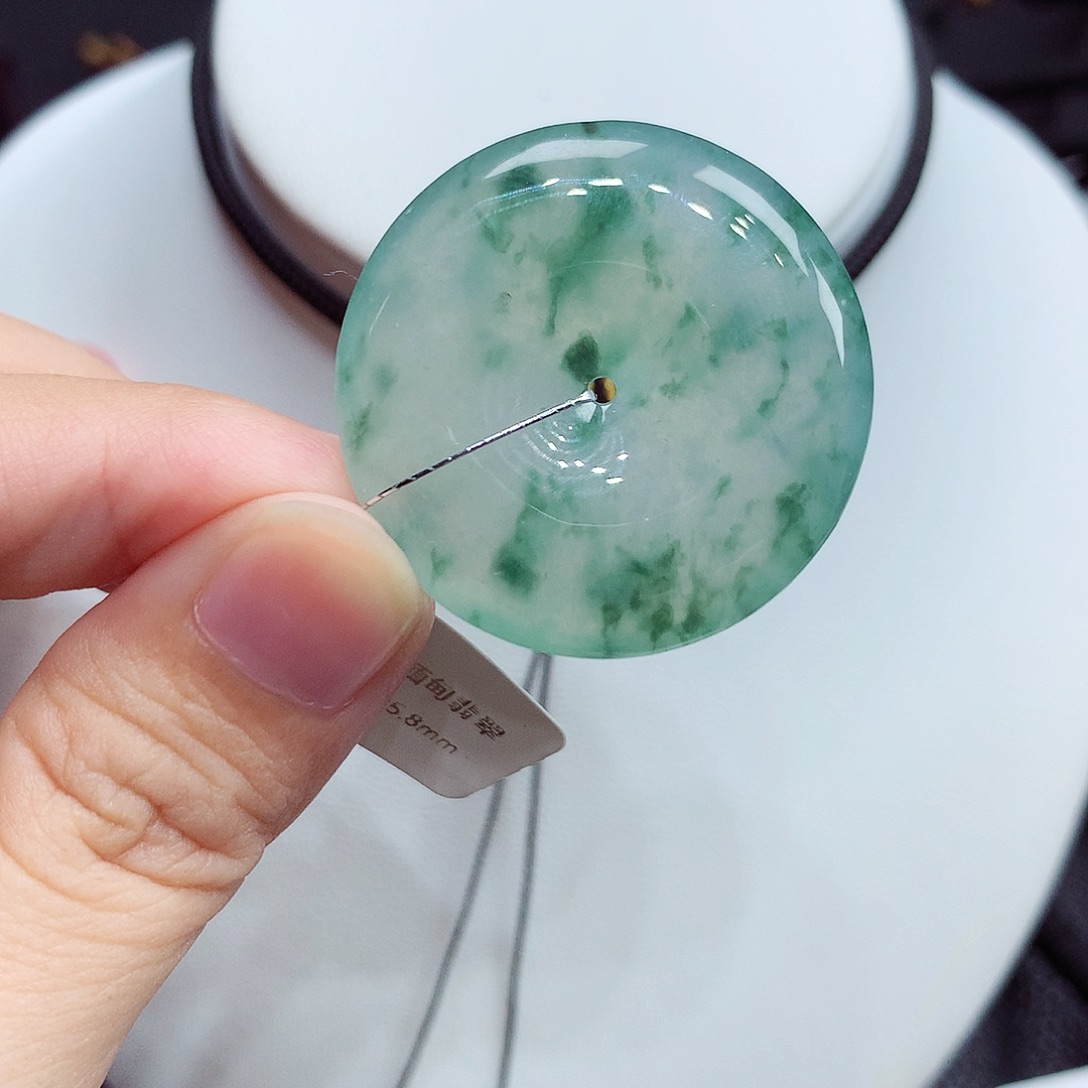 翡翠未镶嵌颈饰翡翠32，32/5.8