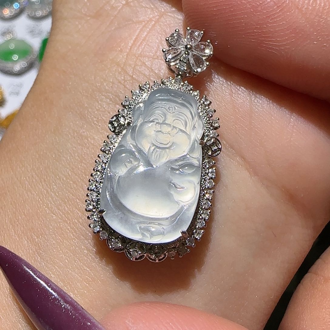 【闪购商品】颈饰18K金镶嵌翡翠天然