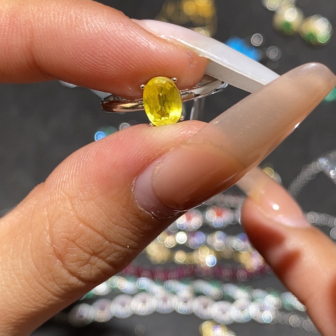 银S925镶嵌蓝宝石耳饰