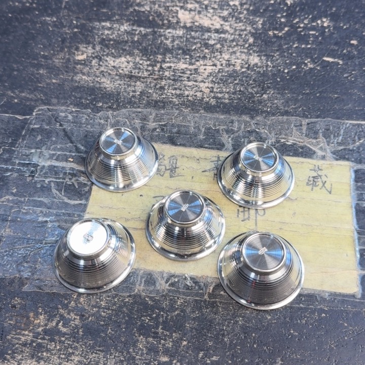 瓷片轻微划痕……哈哈哈哈哈