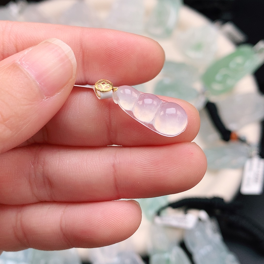 翡翠颈饰18K金镶嵌高冰豆子