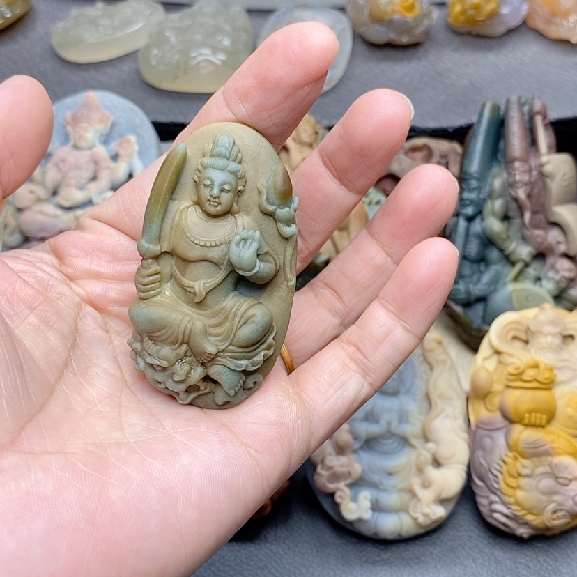 【闪购商品】定制石英质玉吊坠未镶嵌