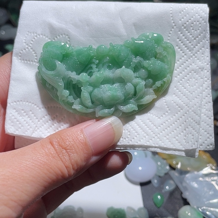 颈饰未镶嵌翡翠天