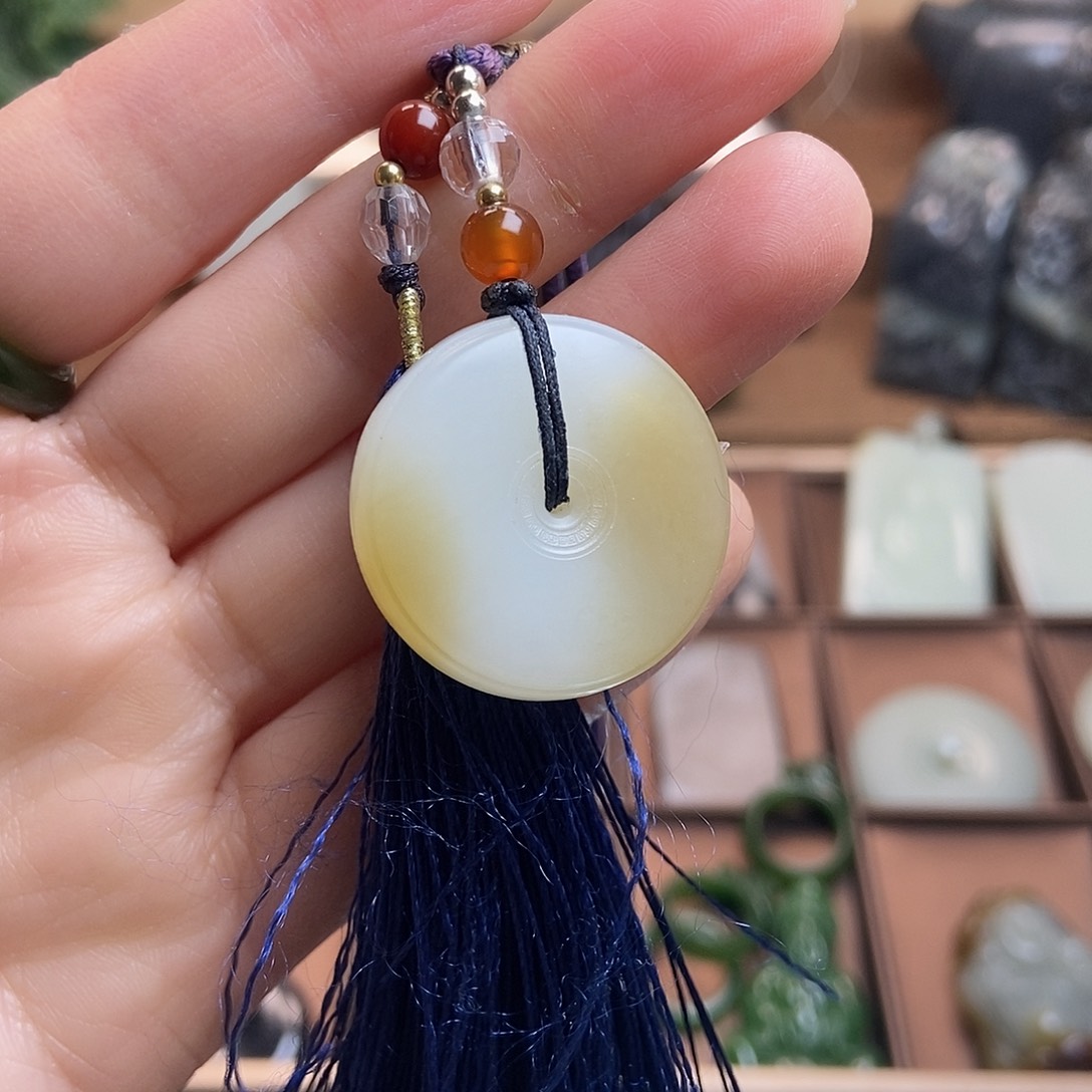 和田玉（糖玉）颈饰未镶嵌