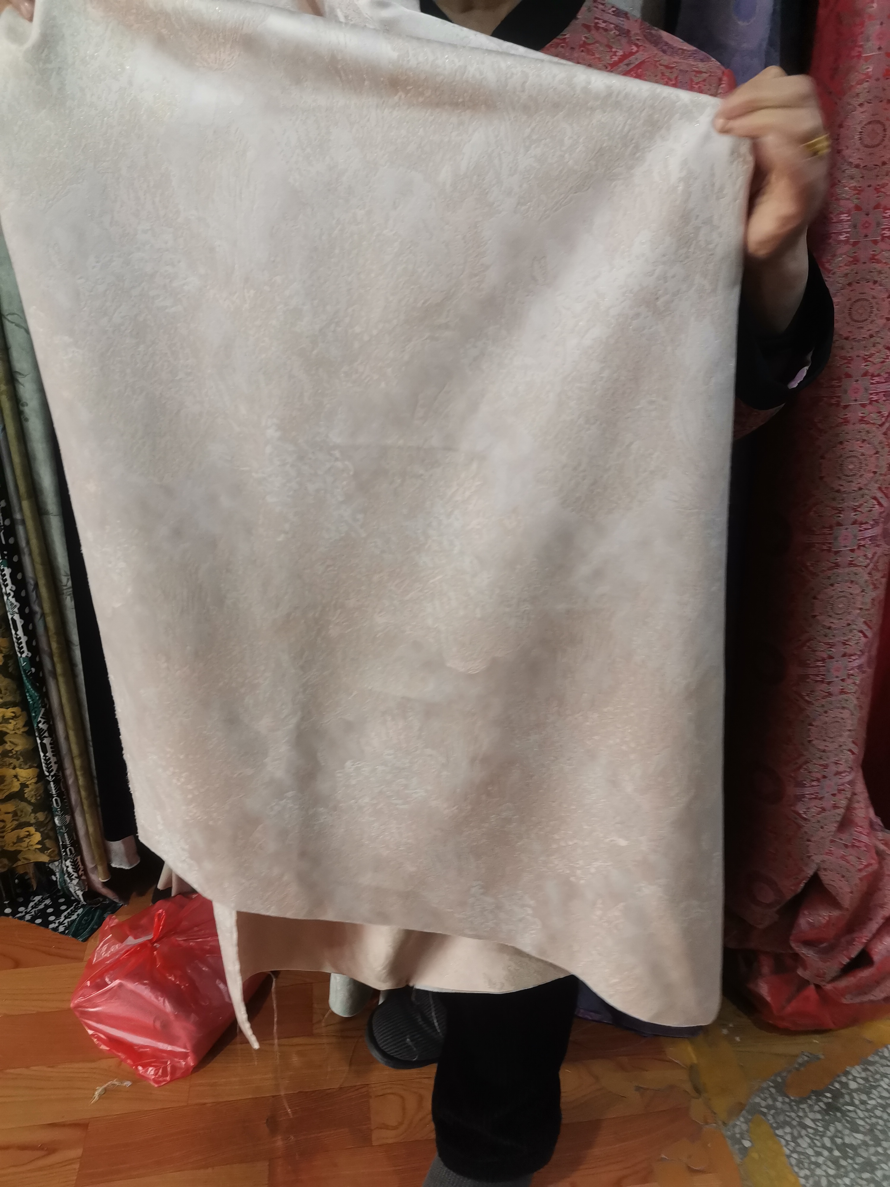 粉色织锦1.5米面料