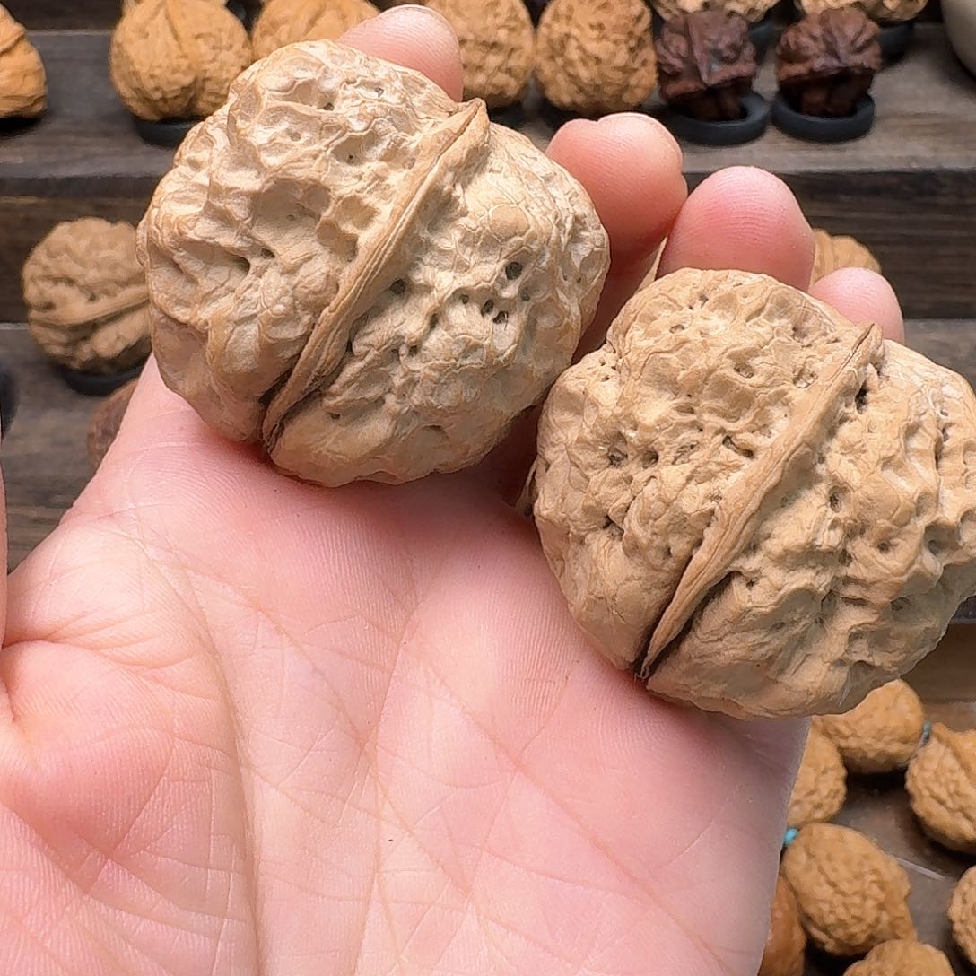 文玩核桃吊坠25舍利王42尺寸