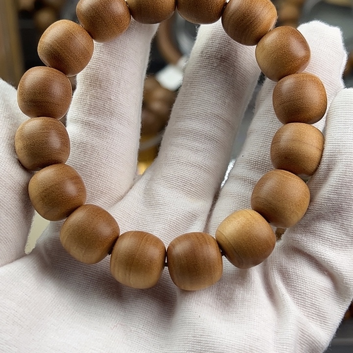 一***求檀香木1.3x1.4老型珠横纹