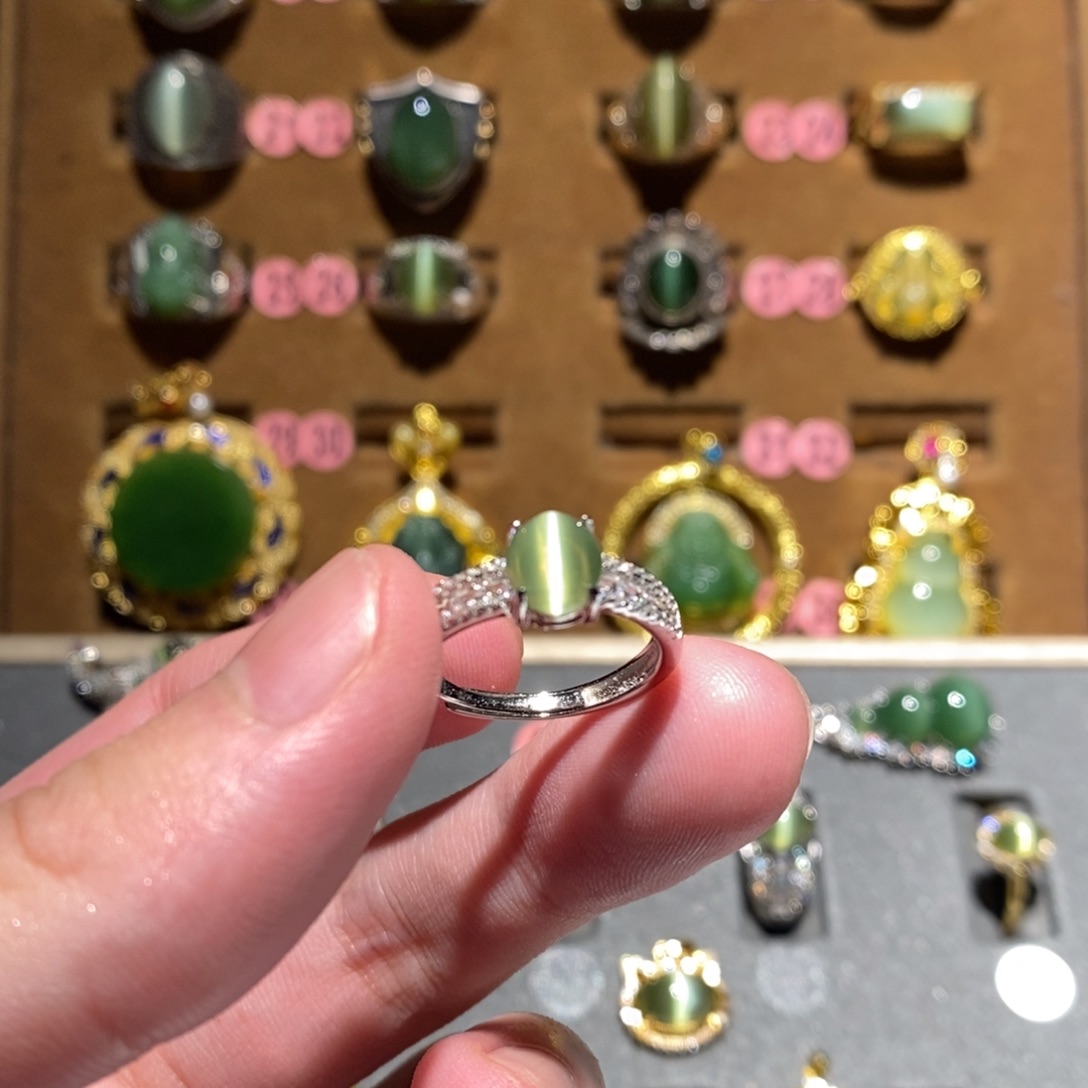 呵***呵和田玉银S925镶嵌戒指