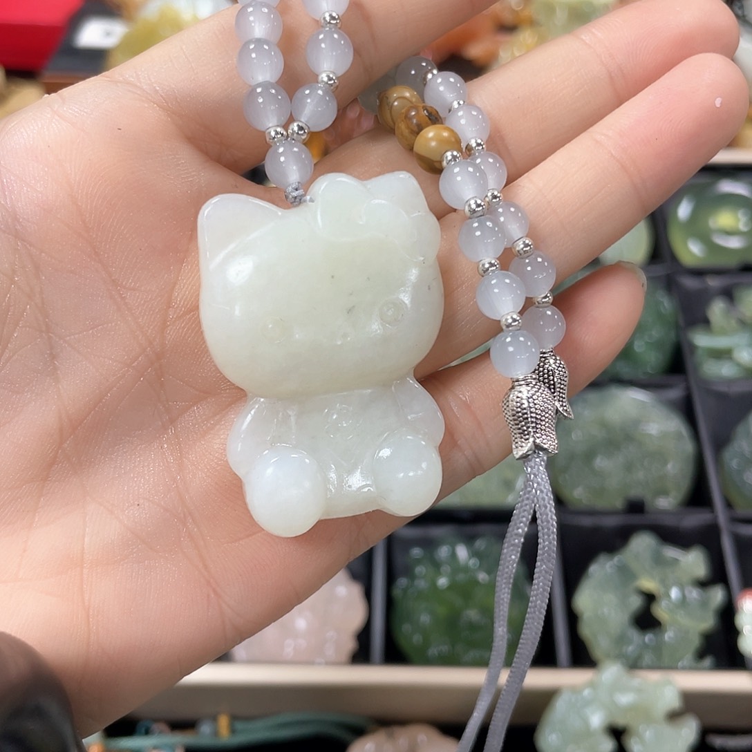 蛇纹石玉颈饰未镶嵌