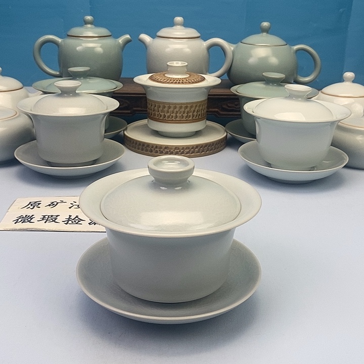 碗仿古月白马蹄盖碗