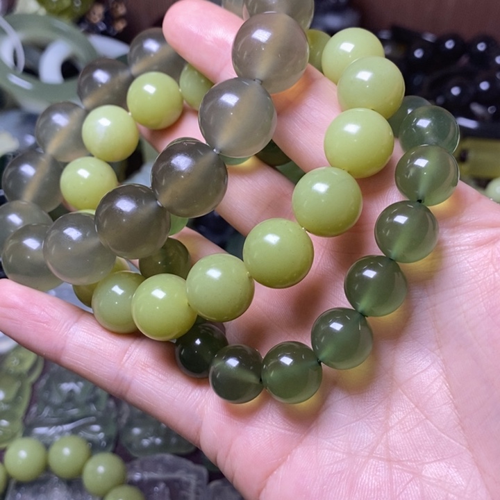 岫玉岫玉手串未镶嵌君****?