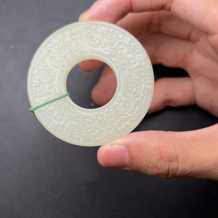 S****和田玉未镶嵌颈饰