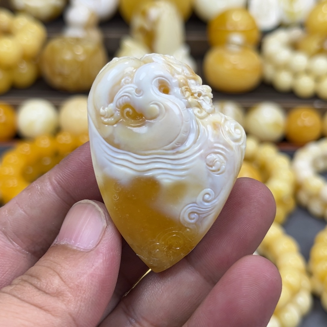 手串琥珀未镶嵌龙