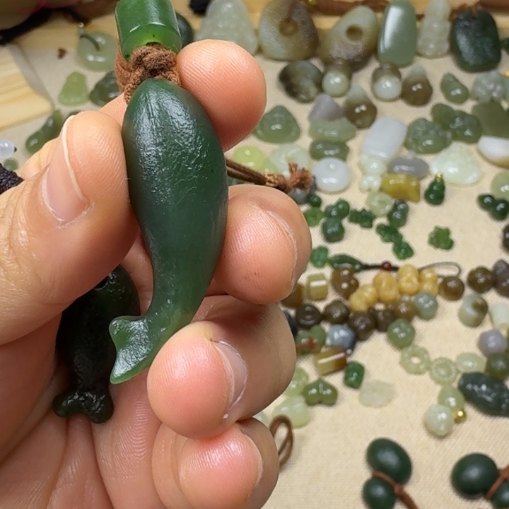 橘***亭和田玉未镶嵌包链