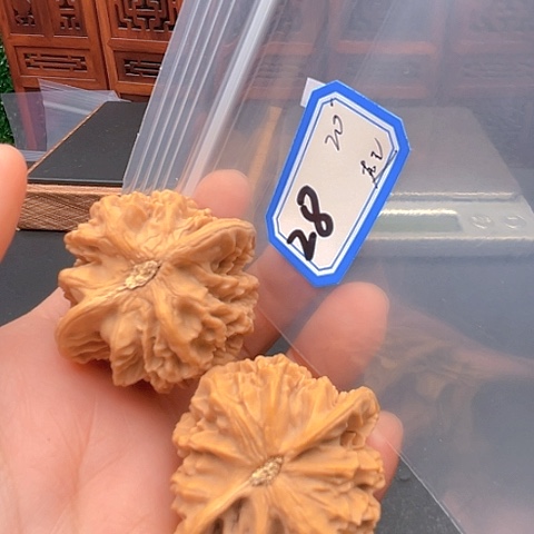 文玩核桃吊坠起*龙纹
