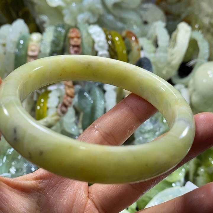 岫玉未镶嵌岫玉手镯61.62