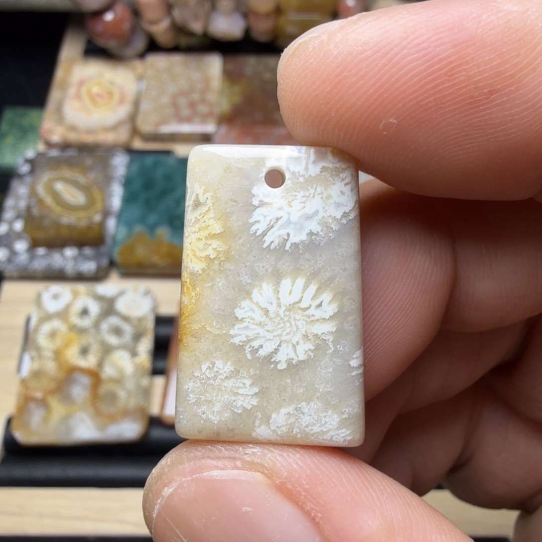 硅化玉未镶嵌纯天然色有机玉石保真色