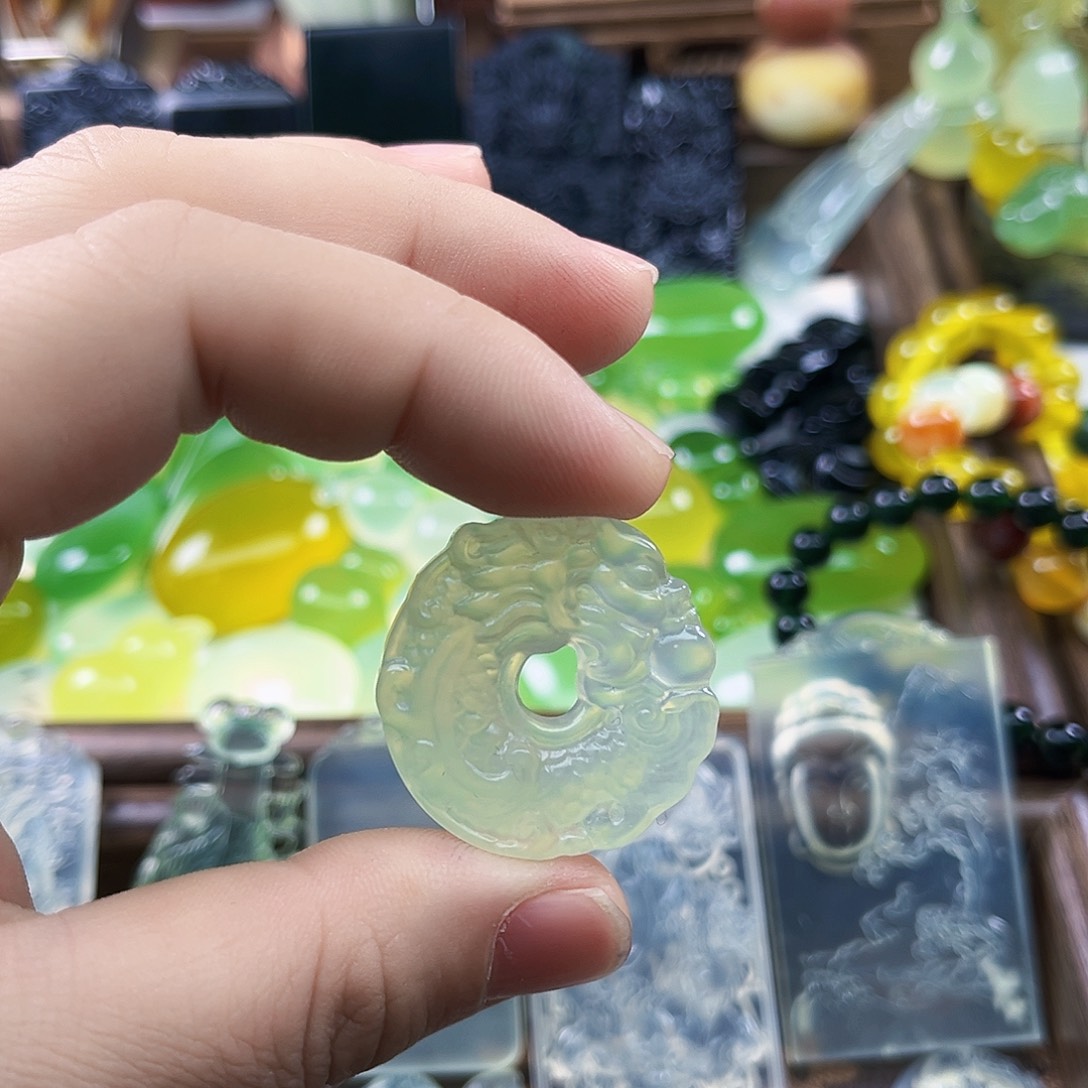 岫玉未镶嵌吊坠(不含链)