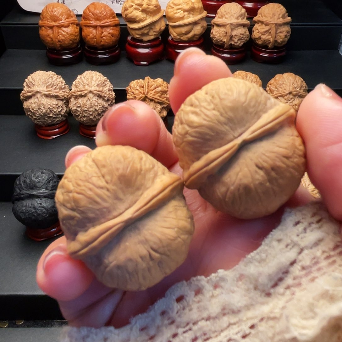 文玩核桃吊坠金豆32