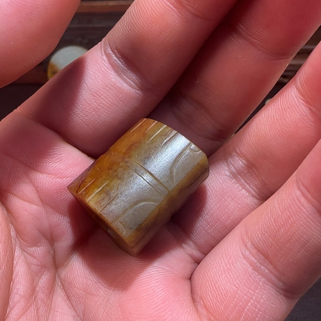 韆***樹和田玉未镶嵌颈饰