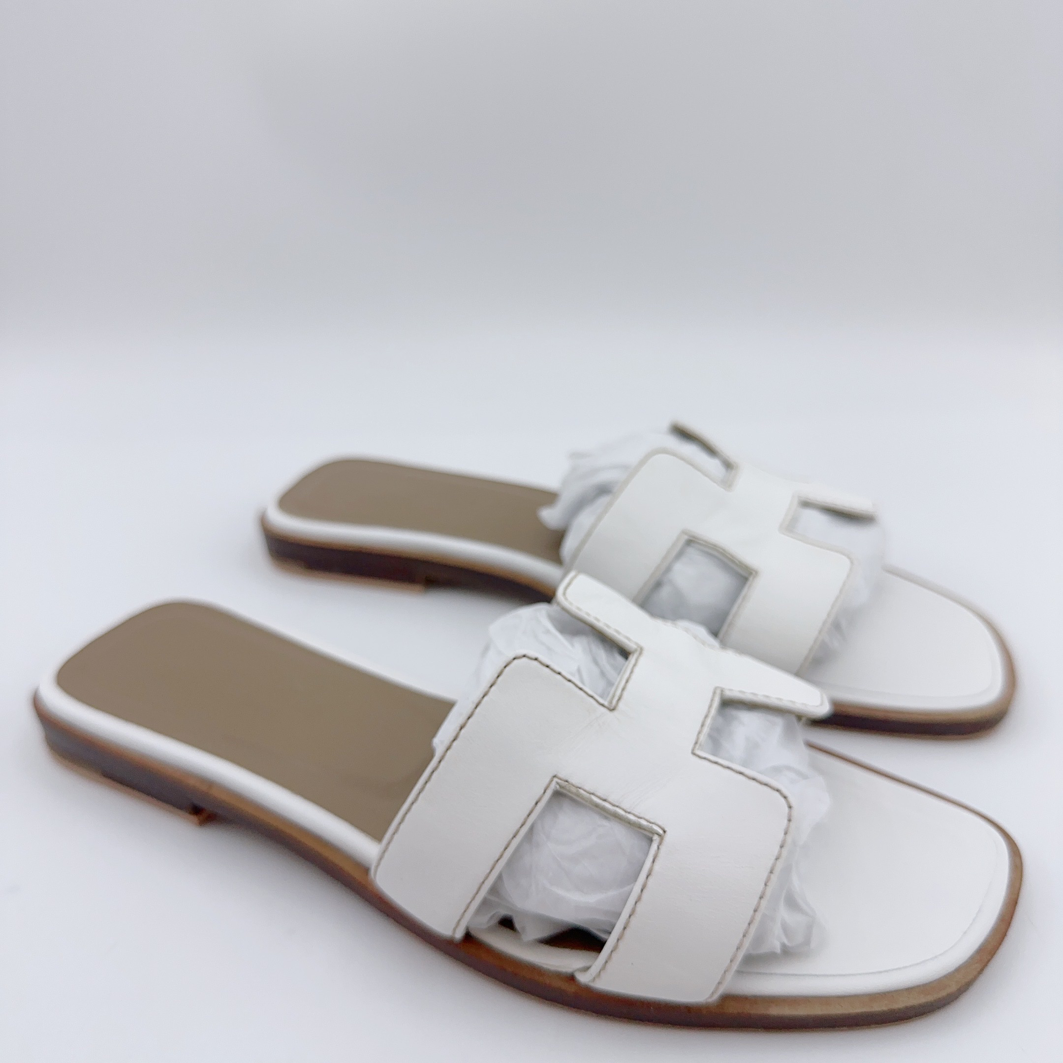 95新 Hermes/爱马仕 36码/经典时尚白色H拖/01395