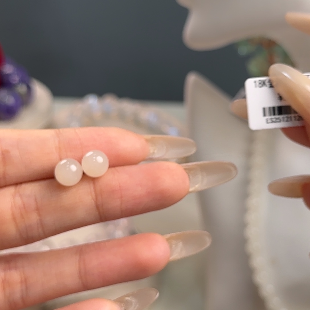 和田玉18K金镶嵌耳饰泡泡