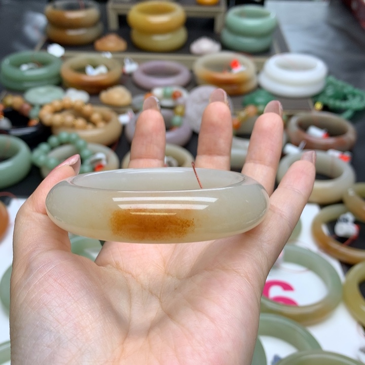 石英质玉手镯未镶嵌