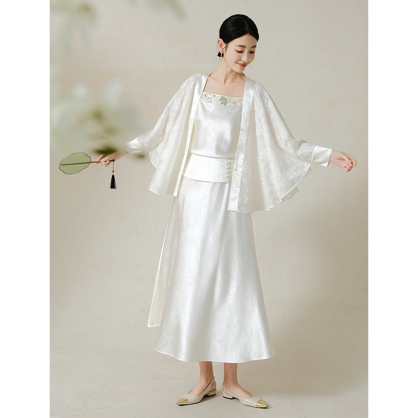 拾白若霜 新中式蝙蝠袖开衫重工刺绣气质女套装SU8182