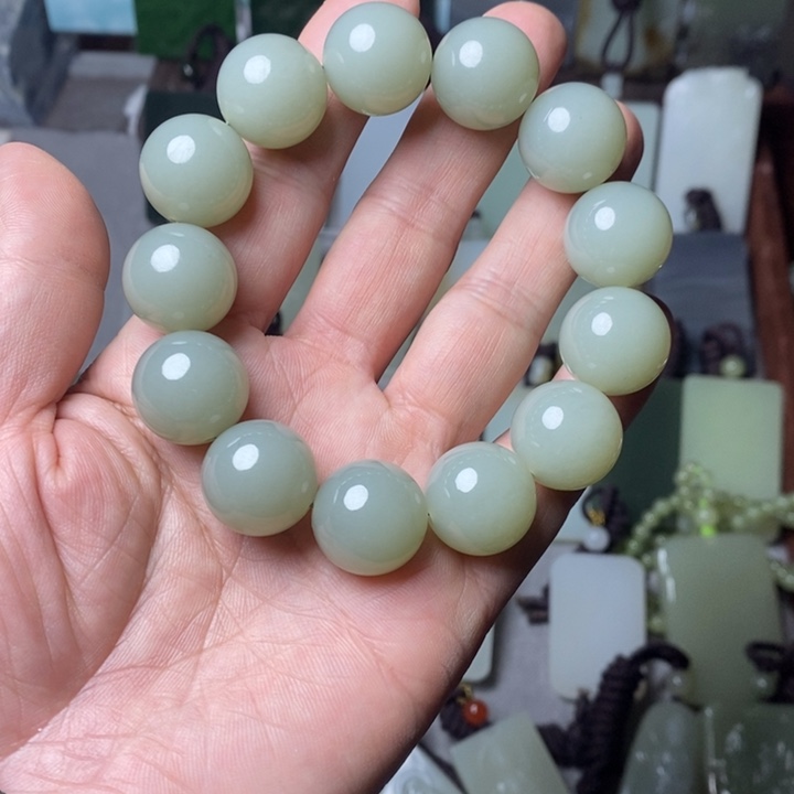 和田玉颈饰未镶嵌秋****)