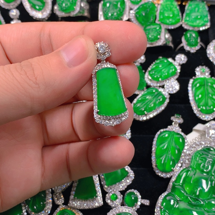 翡翠颈饰银S925镶嵌无事牌