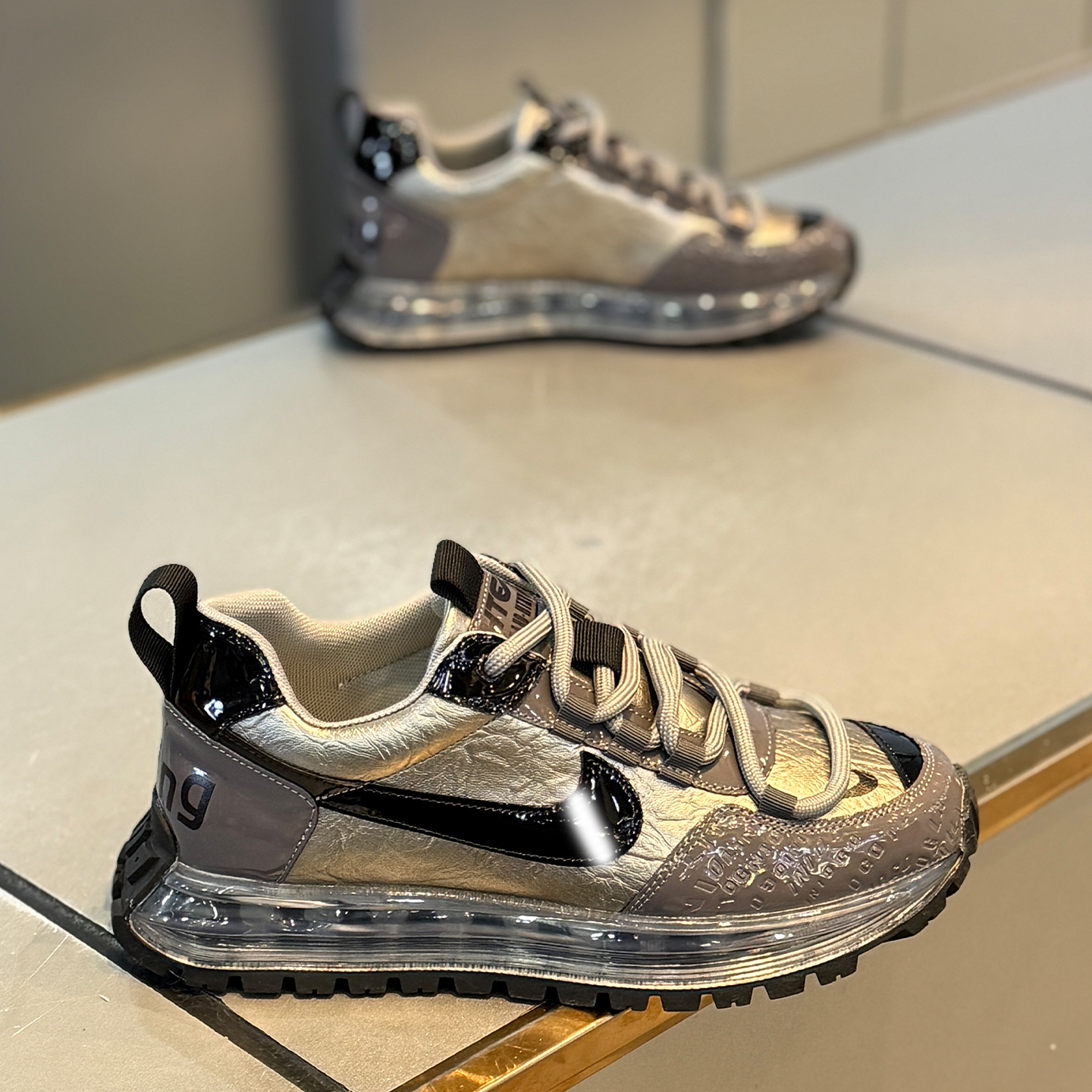 男鞋2025秋冬款时尚百搭轻便休闲鞋子潮流舒适加棉加厚运动鞋潮鞋