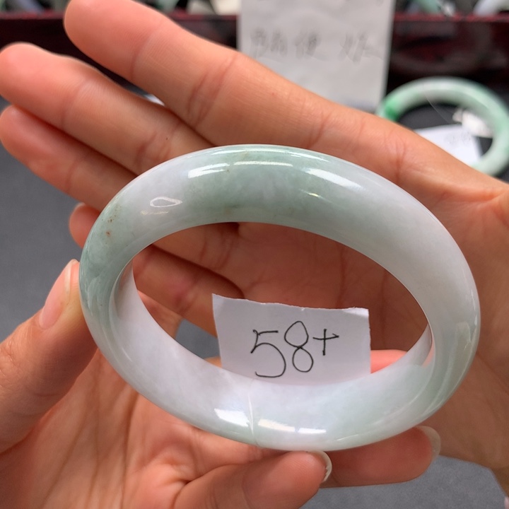 未镶嵌手镯翡翠手镯