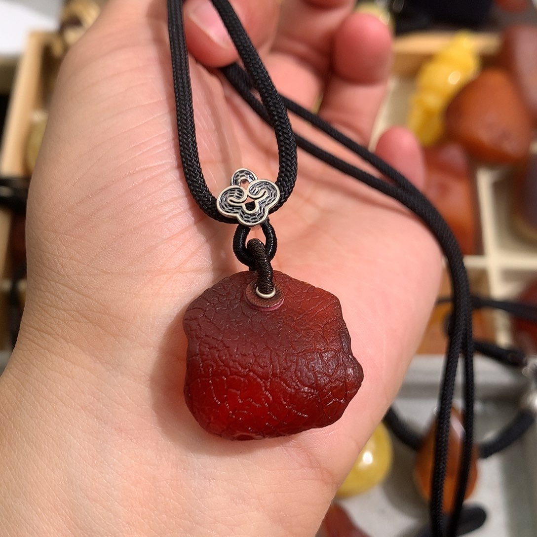 蜜蜡裸石未镶嵌在