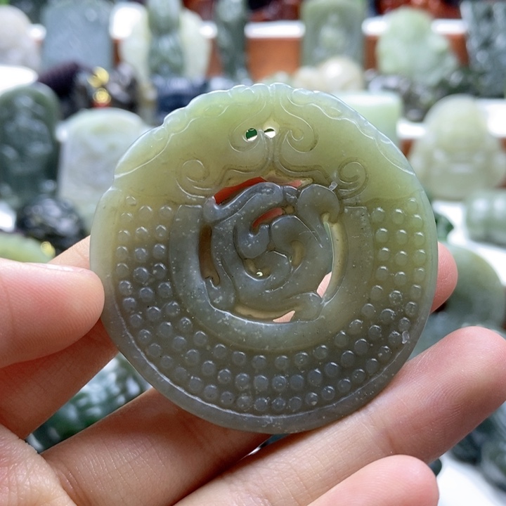 和田玉颈饰未镶嵌