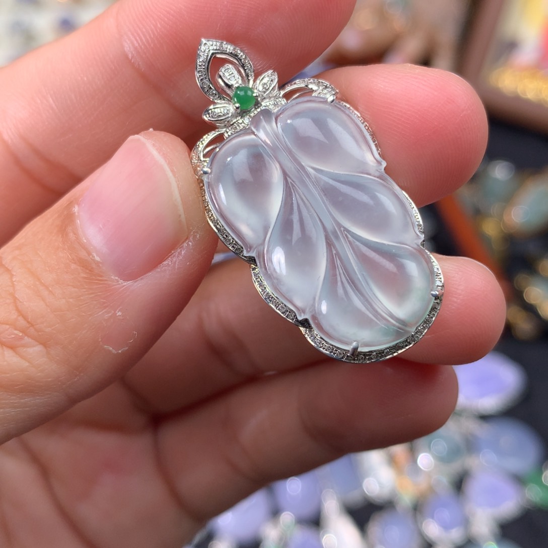 吊坠(不含链)18K金镶嵌翡翠