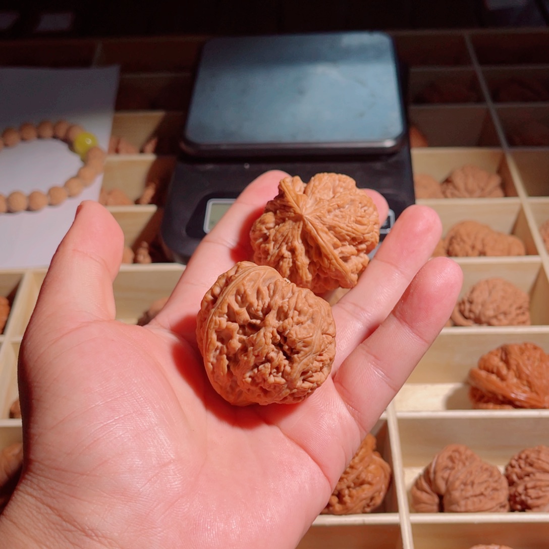 好***生文玩核桃吊坠大粗筋天残脚