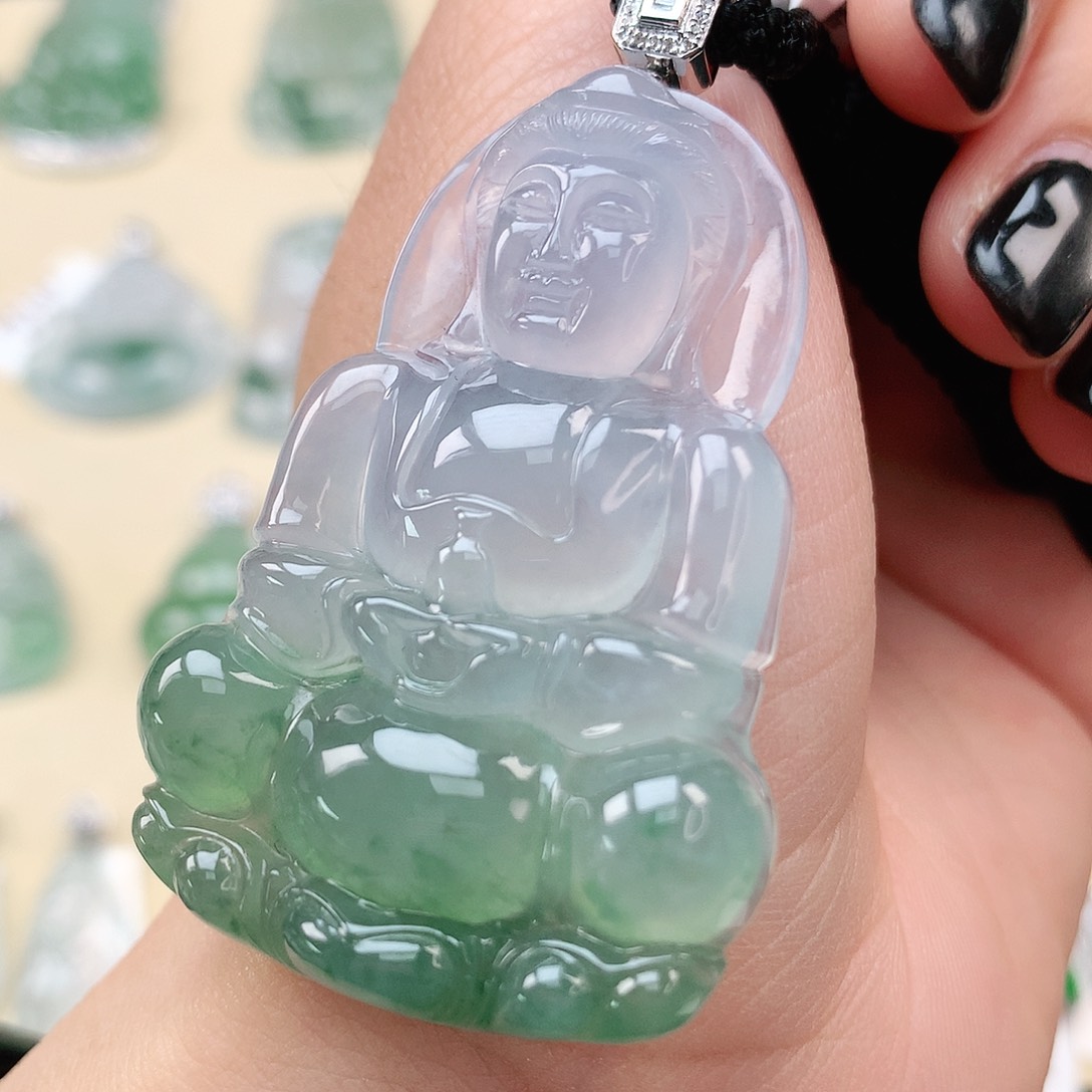 翡翠18K金镶嵌颈饰观音