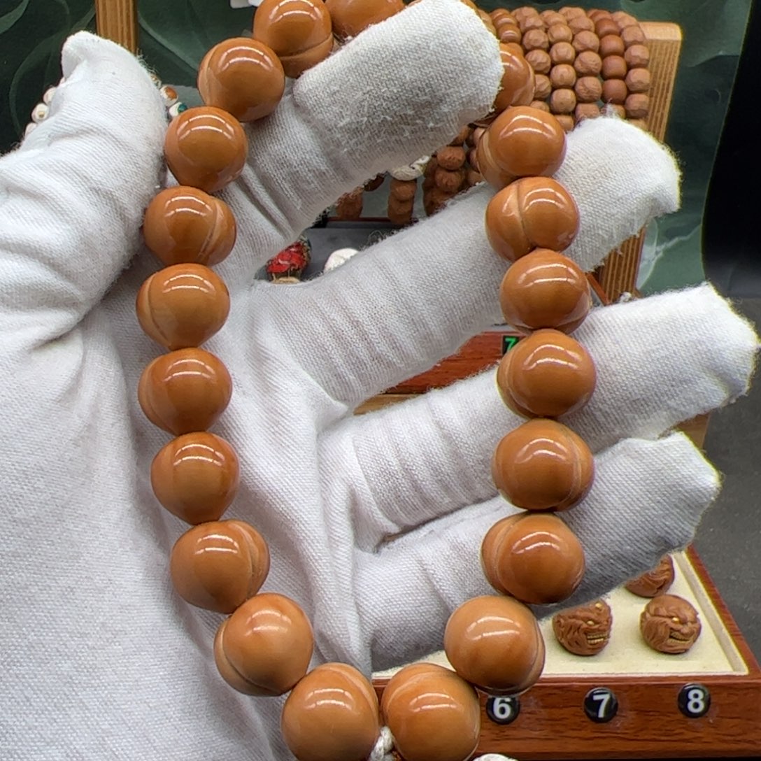 猴头核桃吊坠逃之夭夭