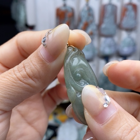 翡翠颈饰未镶嵌翡翠