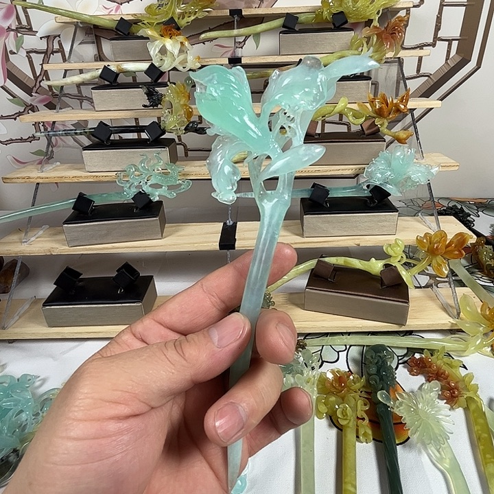 刀***家蛇纹石玉未镶嵌发簪